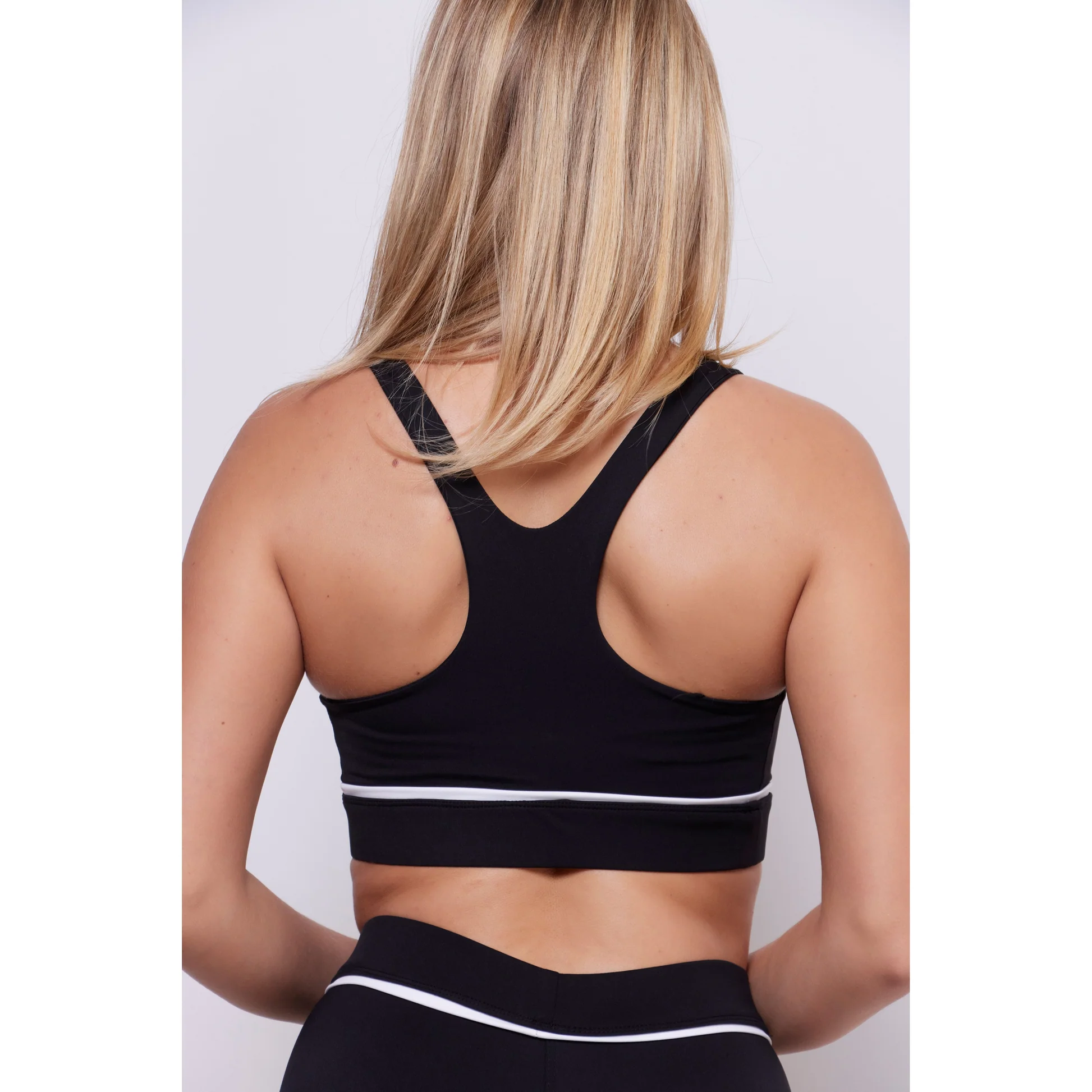 Almur Crop Top Black — image 3 of 4